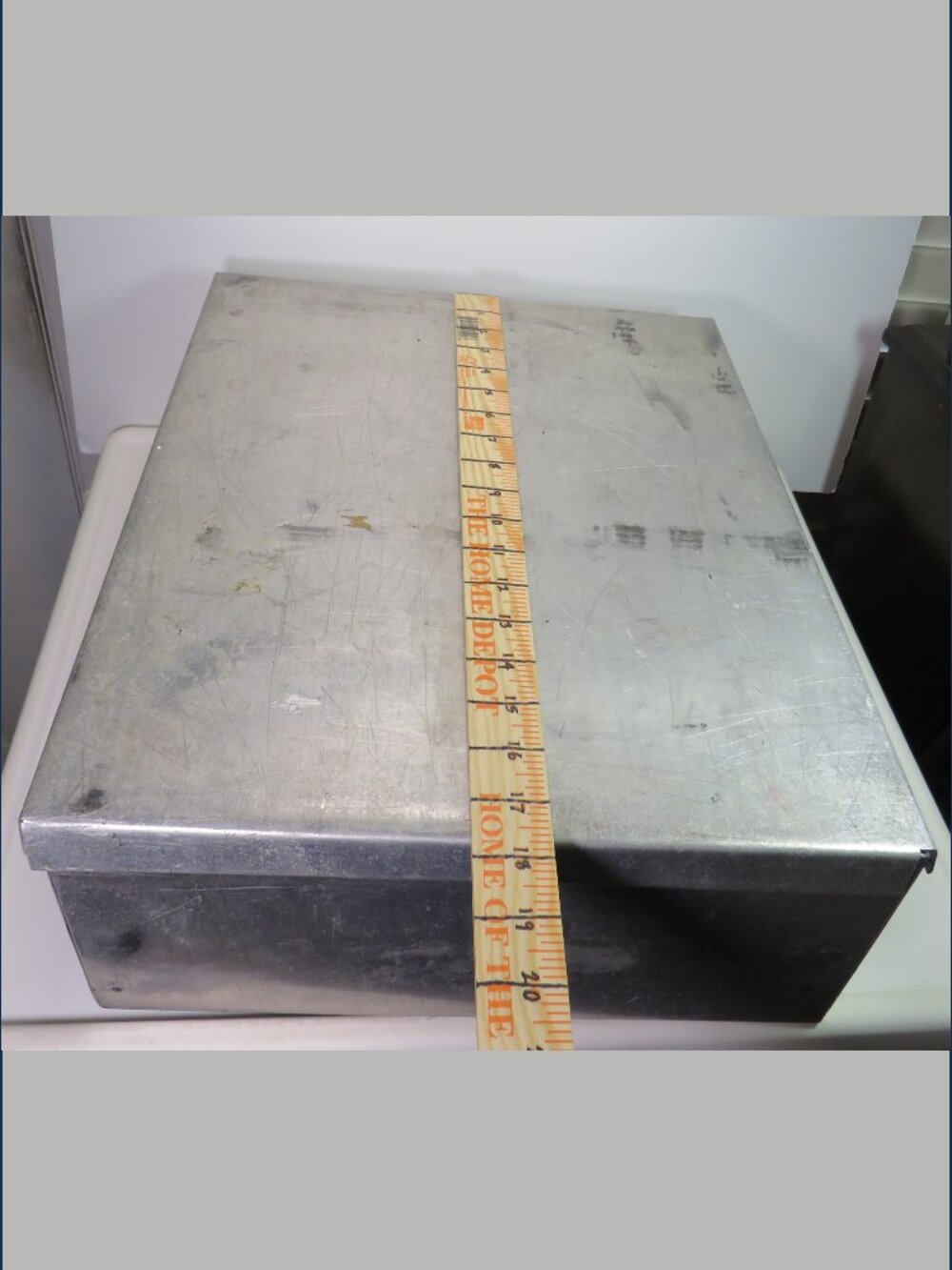 Large Aluminum Metal Storage Box w Lid 18x16.25x6 HEAVY DUTY no handle scratches